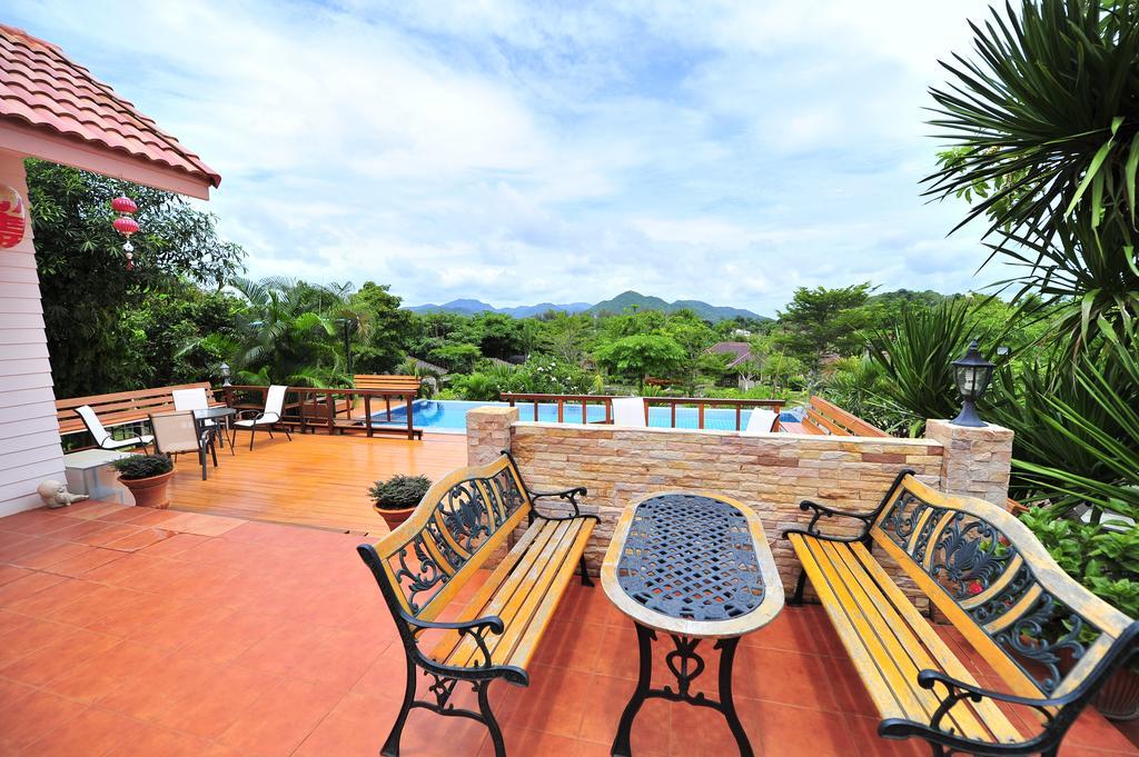 Dusit Talai Resort Nong Nam Daeng Стая снимка