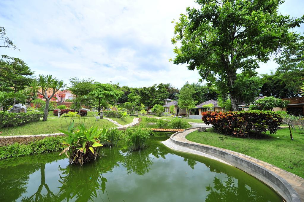Dusit Talai Resort Nong Nam Daeng Екстериор снимка
