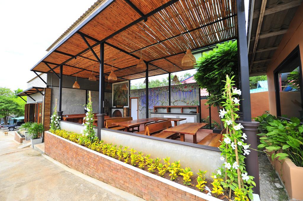 Dusit Talai Resort Nong Nam Daeng Екстериор снимка