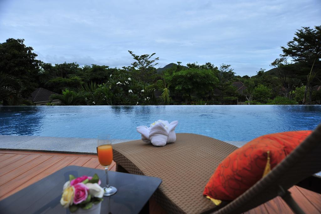 Dusit Talai Resort Nong Nam Daeng Екстериор снимка