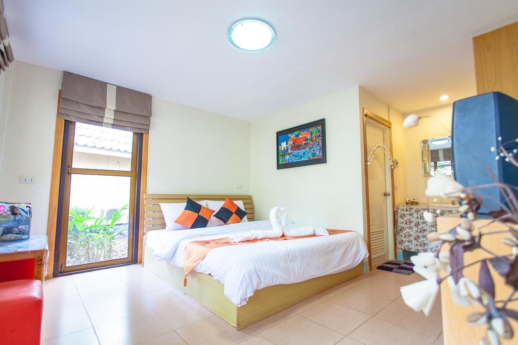 Dusit Talai Resort Nong Nam Daeng Екстериор снимка