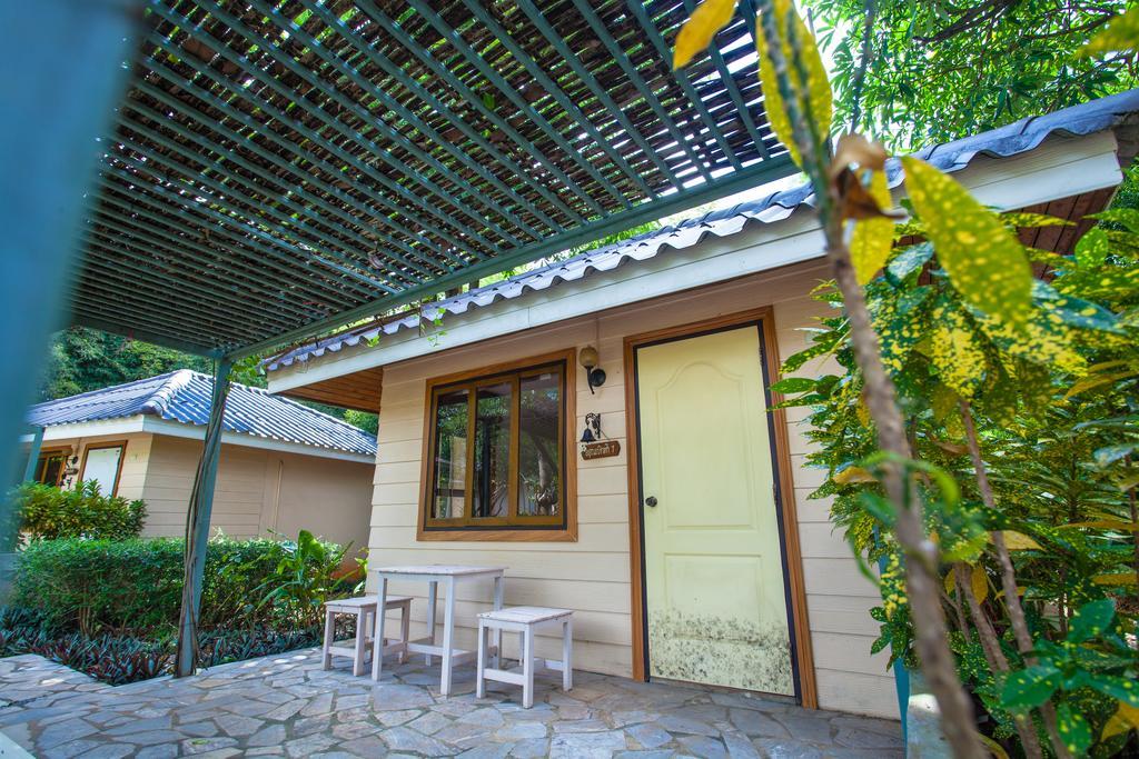 Dusit Talai Resort Nong Nam Daeng Екстериор снимка