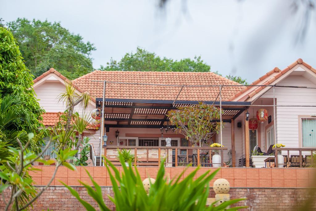 Dusit Talai Resort Nong Nam Daeng Екстериор снимка