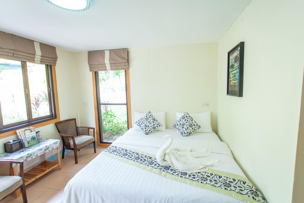 Dusit Talai Resort Nong Nam Daeng Екстериор снимка