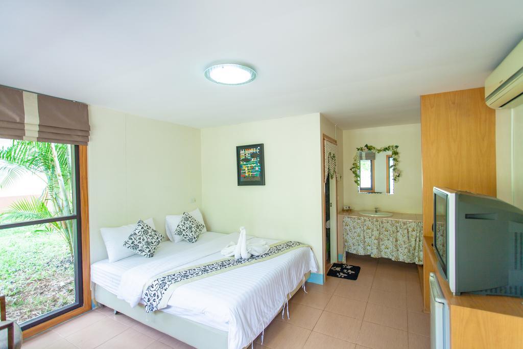 Dusit Talai Resort Nong Nam Daeng Екстериор снимка