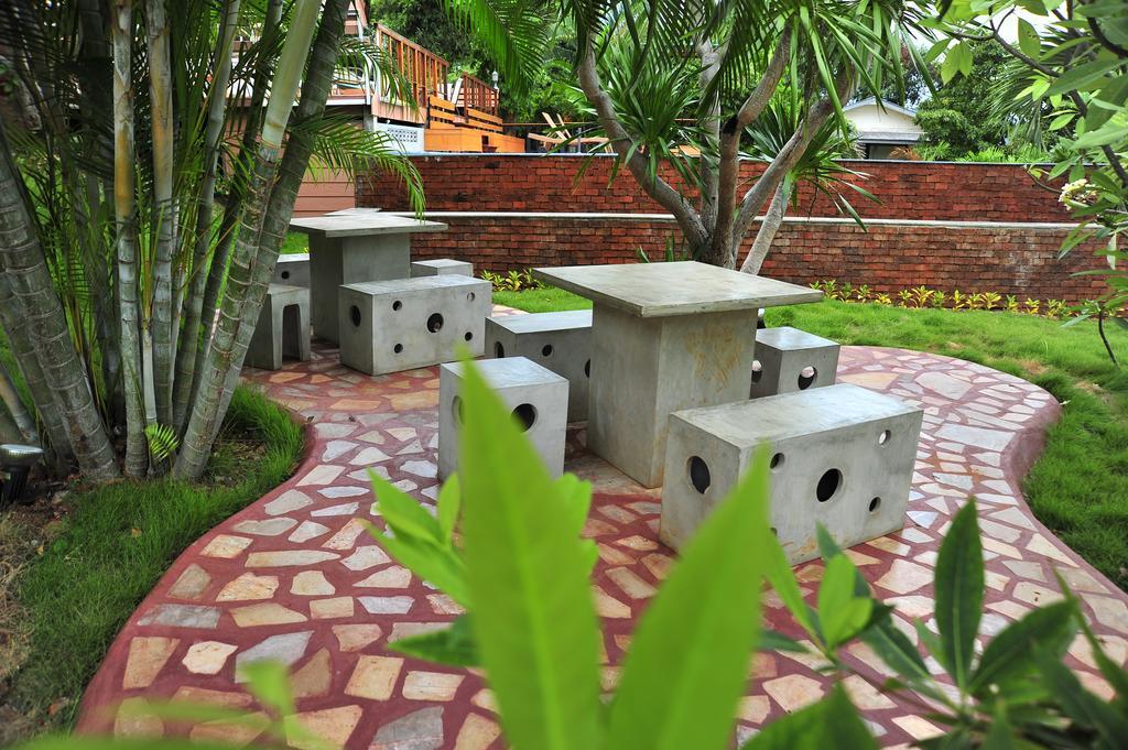 Dusit Talai Resort Nong Nam Daeng Екстериор снимка