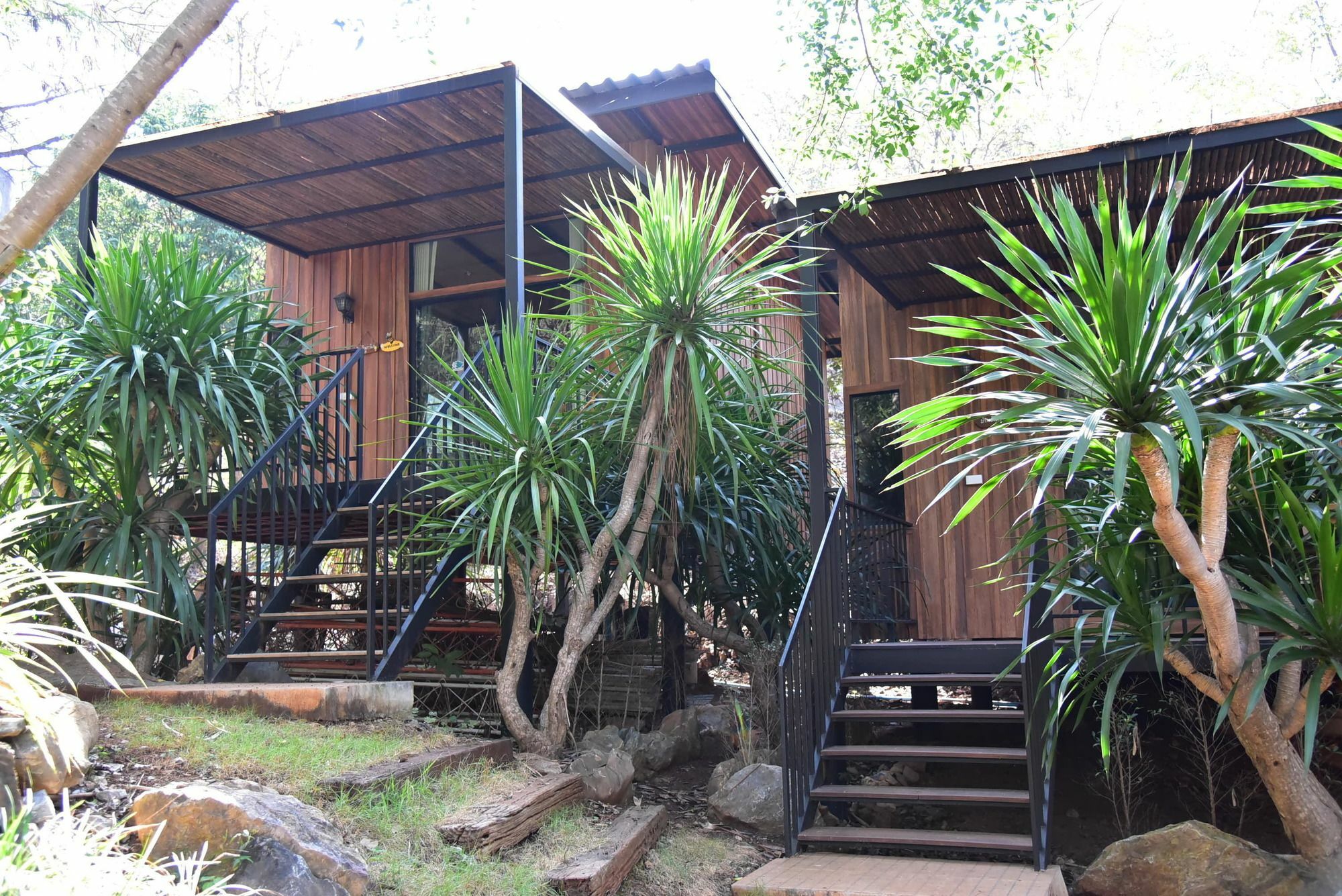 Dusit Talai Resort Nong Nam Daeng Екстериор снимка