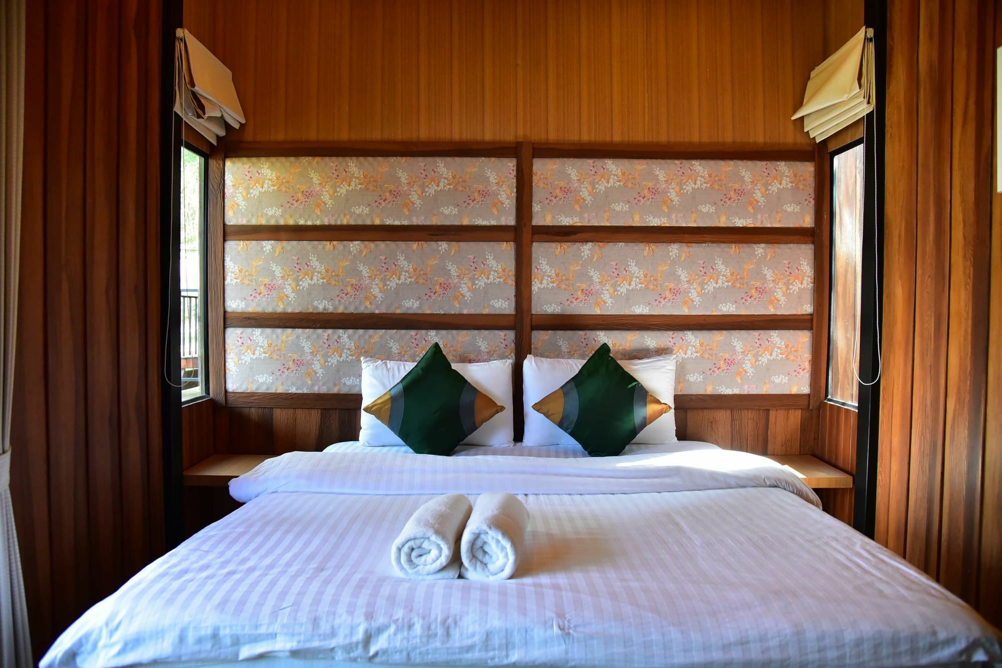 Dusit Talai Resort Nong Nam Daeng Екстериор снимка